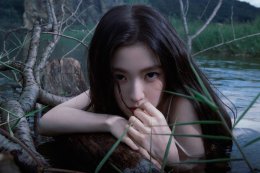 IRENE (ไอรีน) ผลิบานในฐานะศิลปินเดี่ยวอย่างงดงาม ด้วยมินิอัลบั้มชุดแรก 'Like A Flower' ยอดจำหน่ายวันแรกทะลุกว่า 2.5 แสนชุด และติดอันดับ 1 บนชาร์ต iTunes Top Albums กว่า 21 ภูมิภาคทั่วโลก